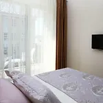 Alojamento de Acomodação e Pequeno-almoço Kandira Butik 4*