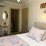 Kandira Butik 4*