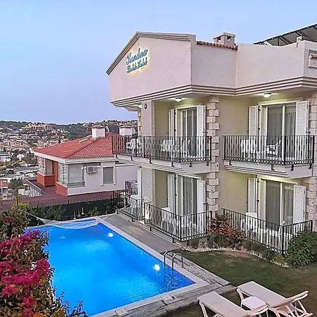 Kandira Butik Bed & Breakfast 4*
